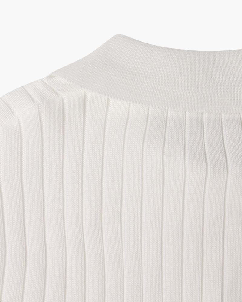 NC. | Polo clásico con cuello en V